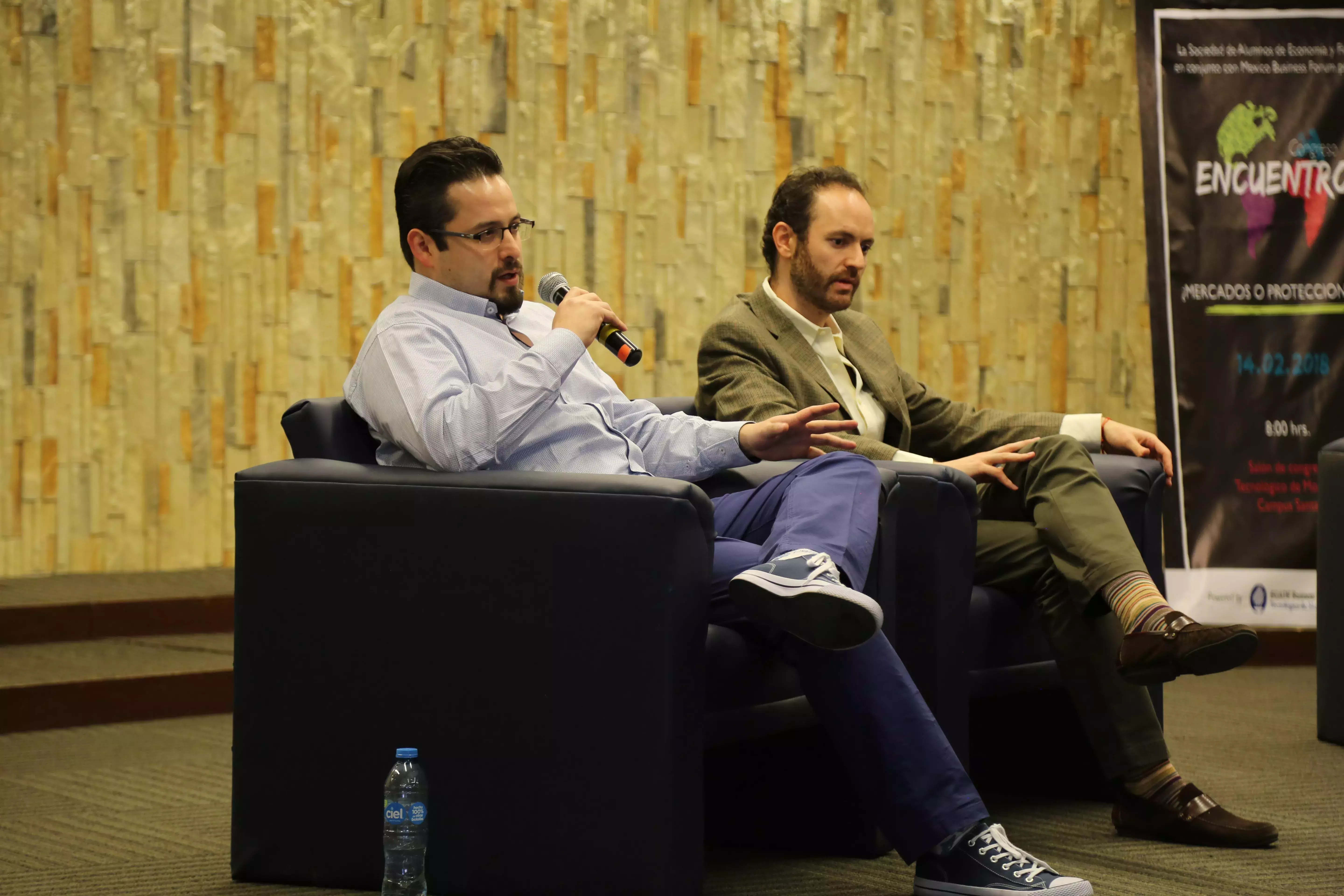 Participantes del panel ´La revolución del dinero´ .