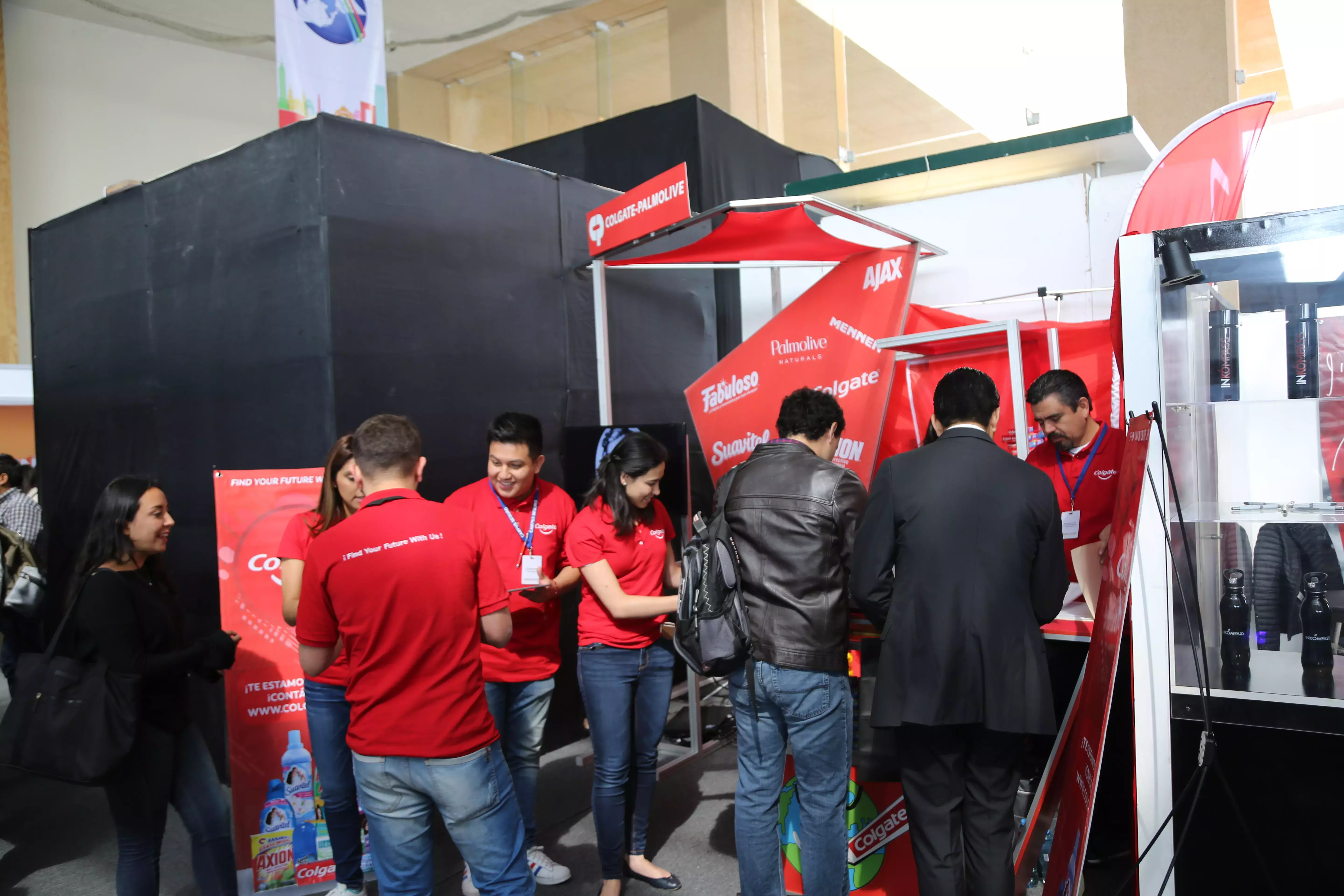 Stand de COLGATE - PALMOLIVE.