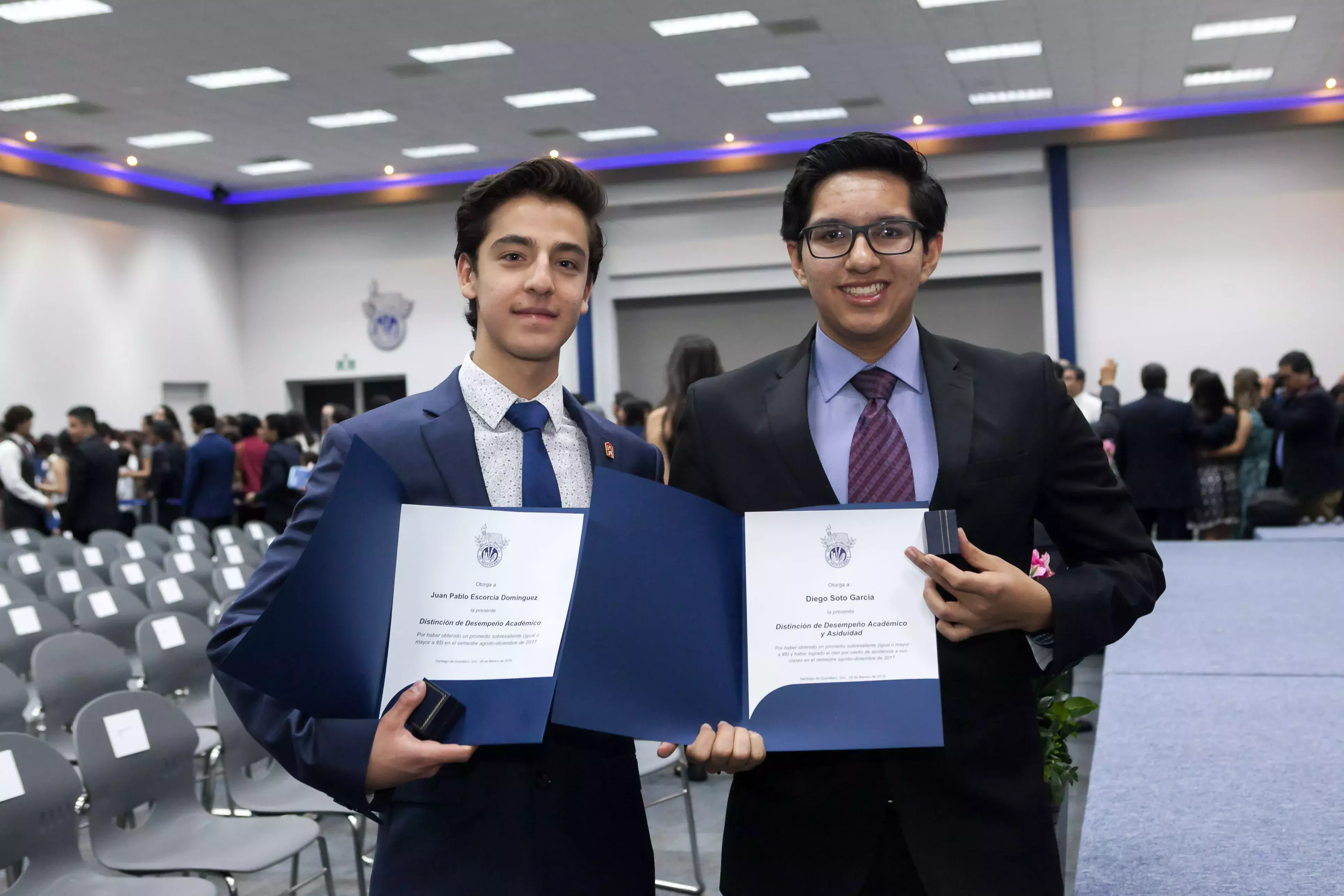 Entrega de reconocimientos a nuestros alumnos y profesores 