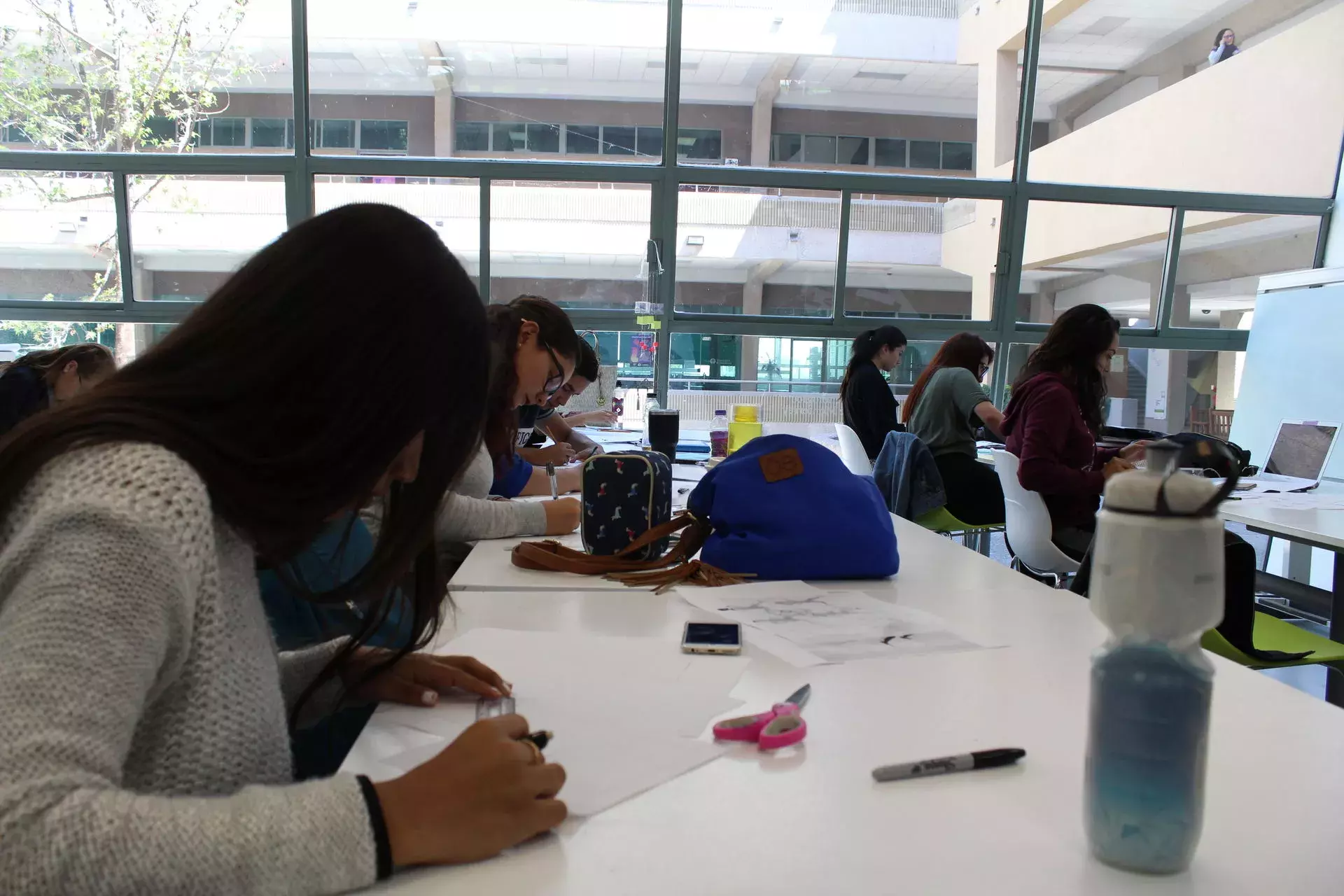 En Semana i alumnos del Tec de Monterrey elaboran pictogramas.