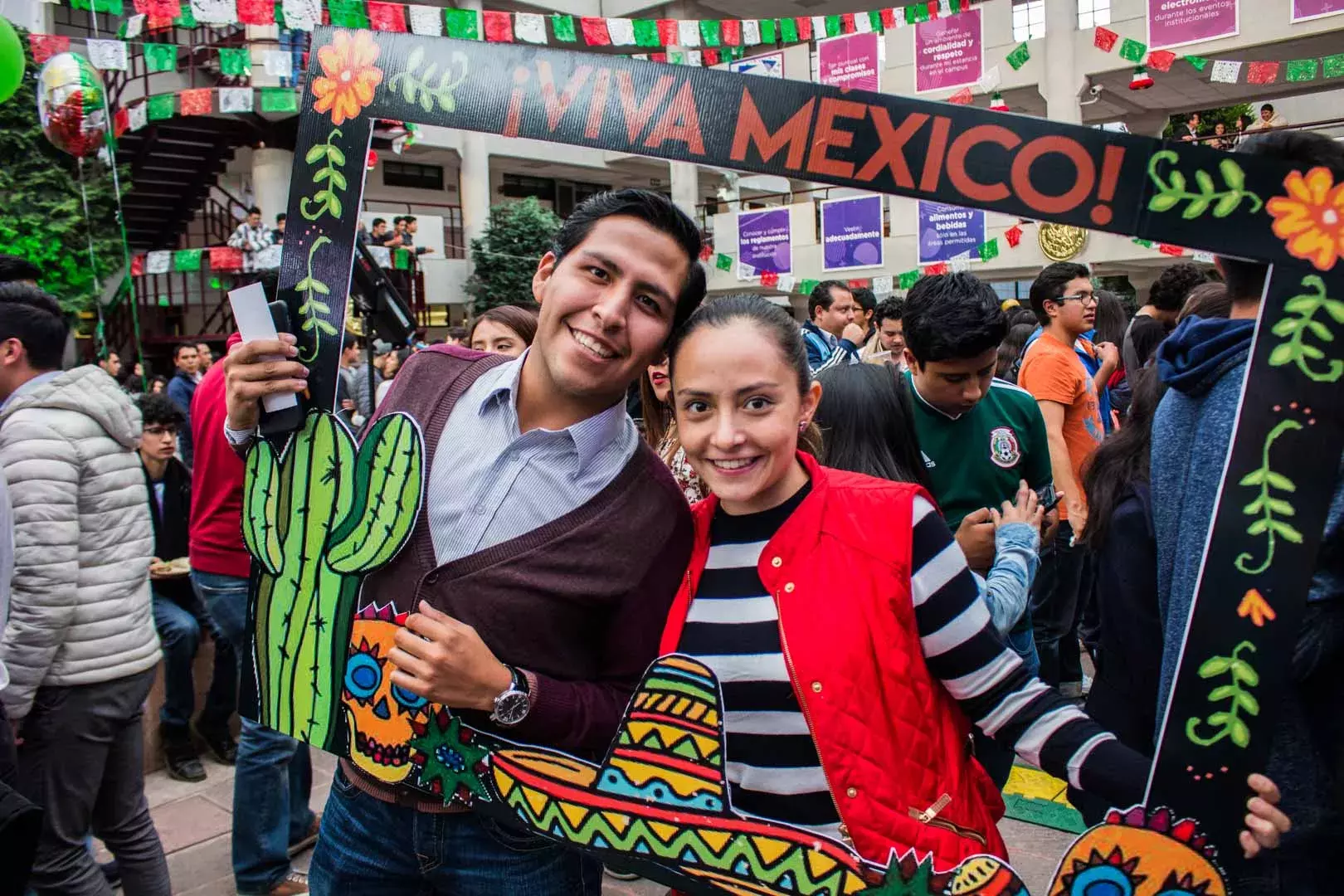 Fotografía del festejo de la noche mexicana en el TEC Toluca