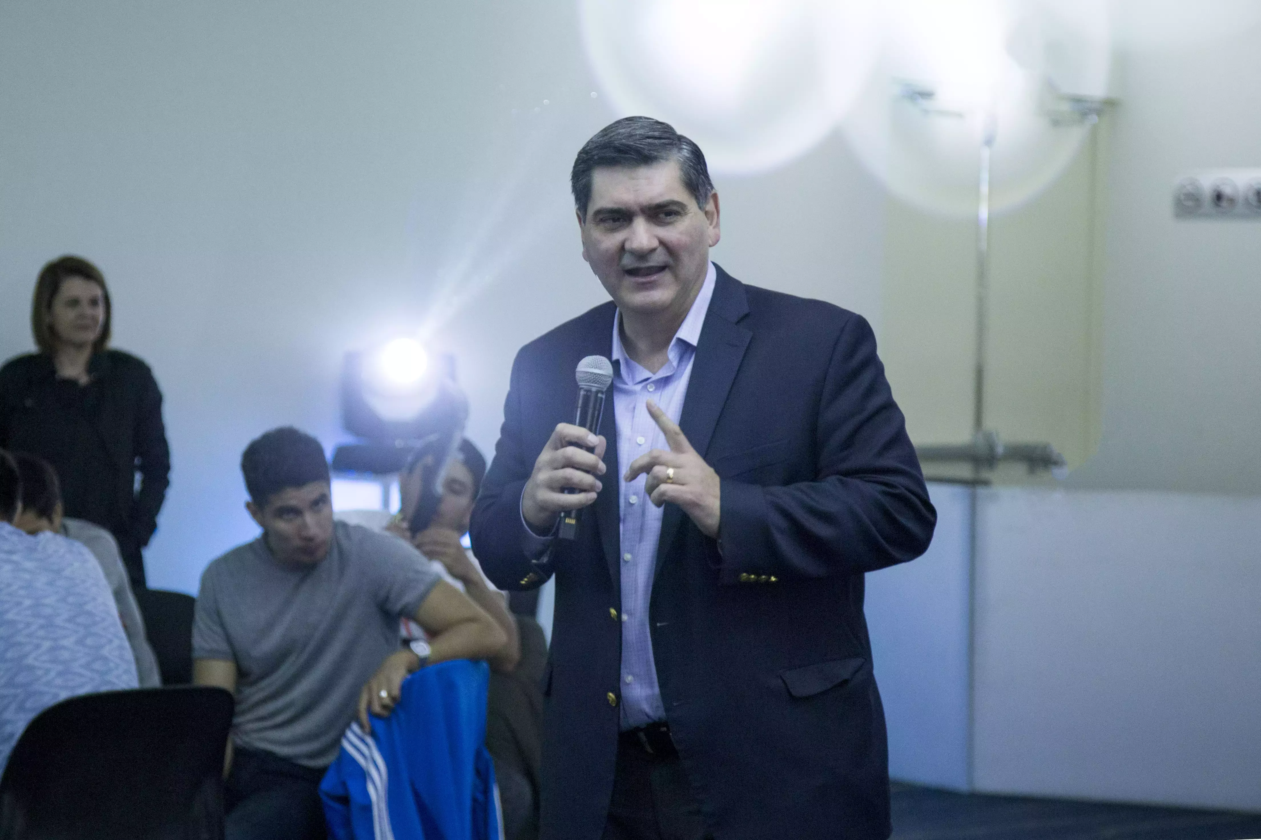 David Garza visita campus Hidalgo 