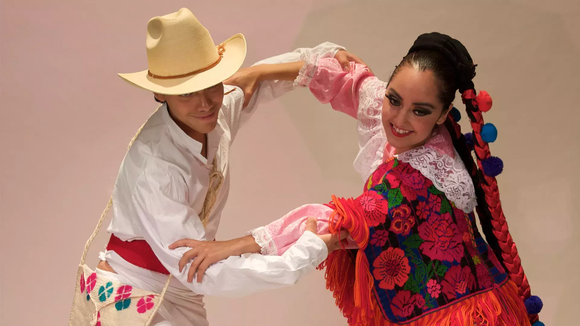 Trajes Típicos Ballet Folklórico campus Estado de México