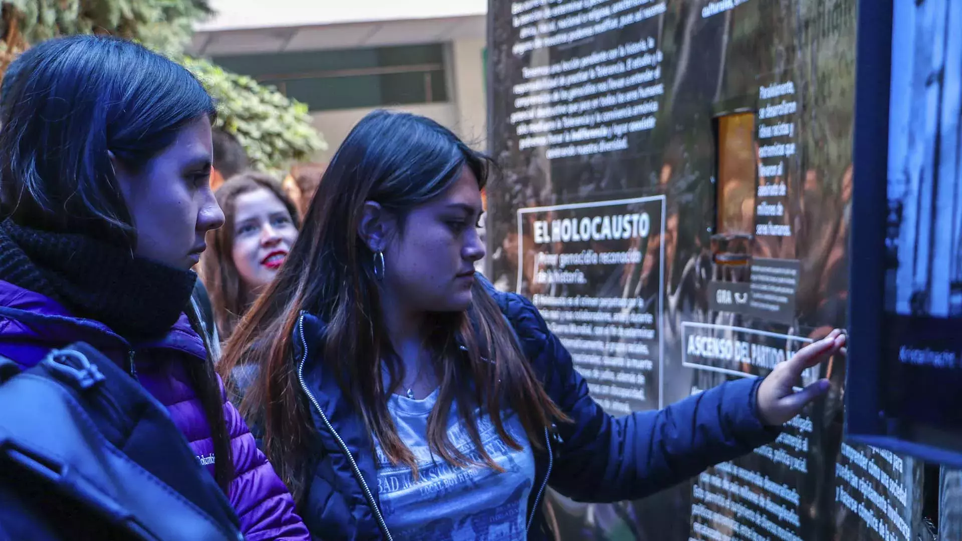 El Túnel Memoria y Tolerancia visita las instalaciones de campus Toluc