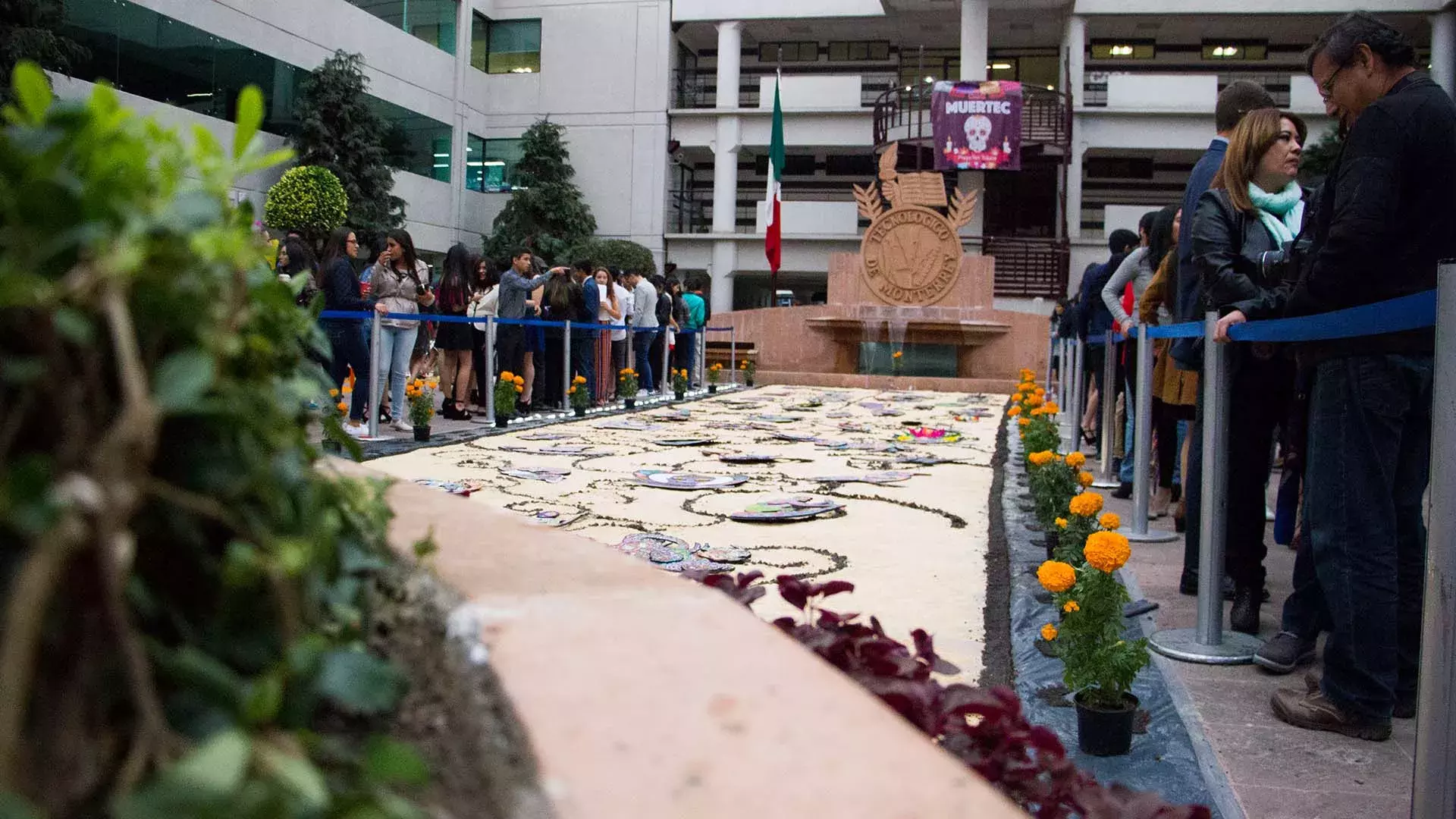 Muertec se lleva a cabo en la preparatoria del Tecnológico de Monterrey campus Toluca para celebrar el Día de Muertos