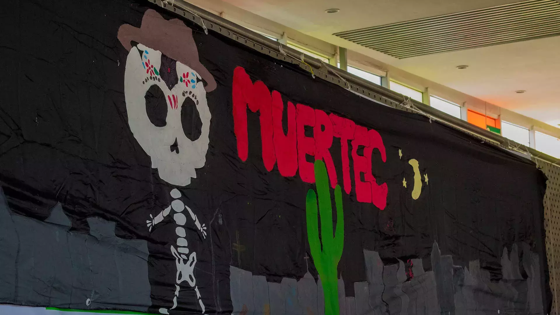 Muertec se lleva a cabo en la preparatoria del Tecnológico de Monterrey campus Toluca para celebrar el Día de Muertos