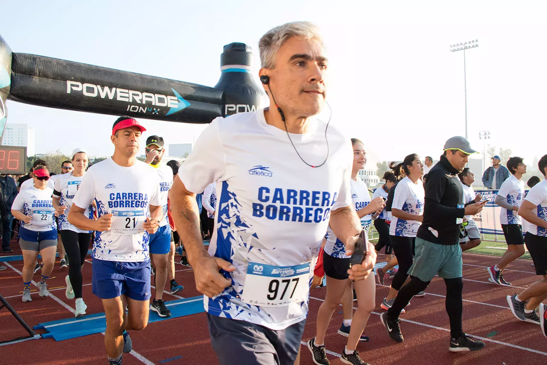 alumnos del tec en carrera borregos 