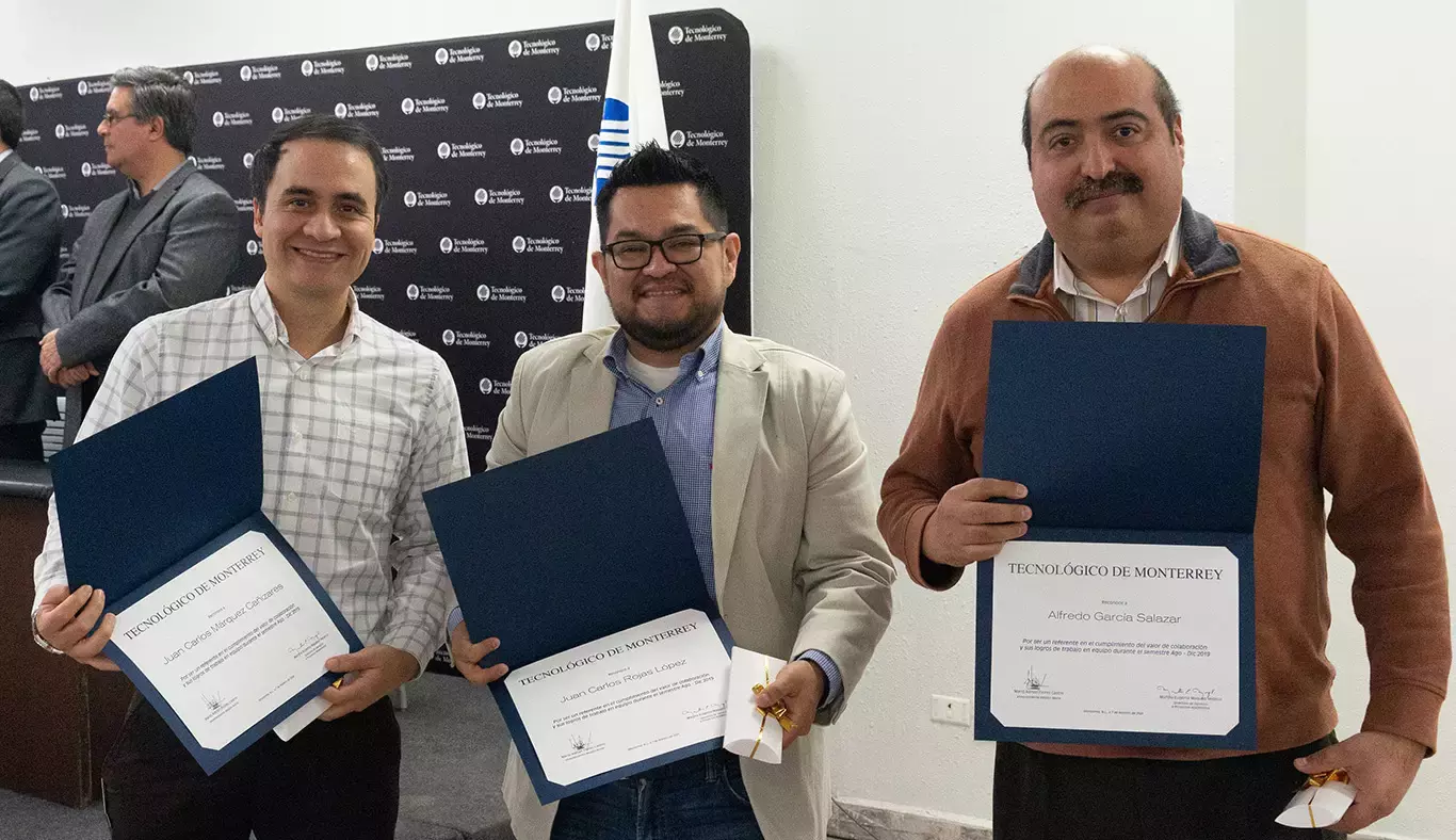 Bienvenida a profesores al semestre (viernes)