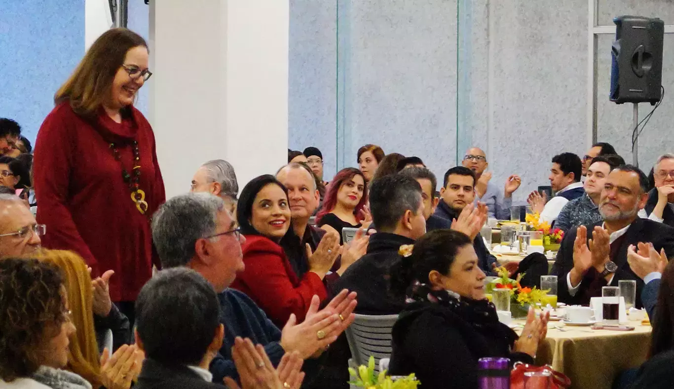 Bienvenida a profesores al semestre (viernes)