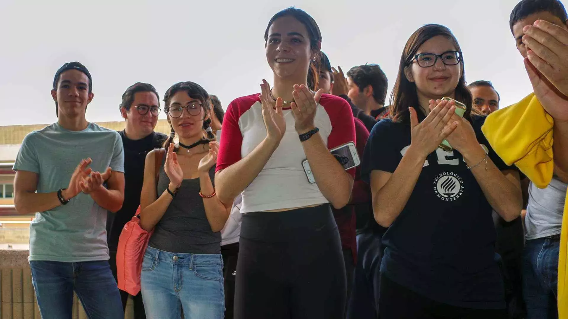 Alumnos del Tec de Monterrey conocen exposición de Juan Rulfo.