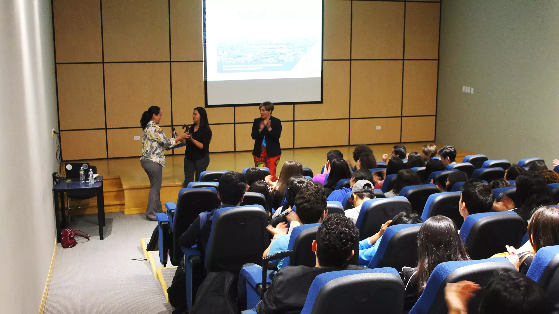 El auditorio ahora