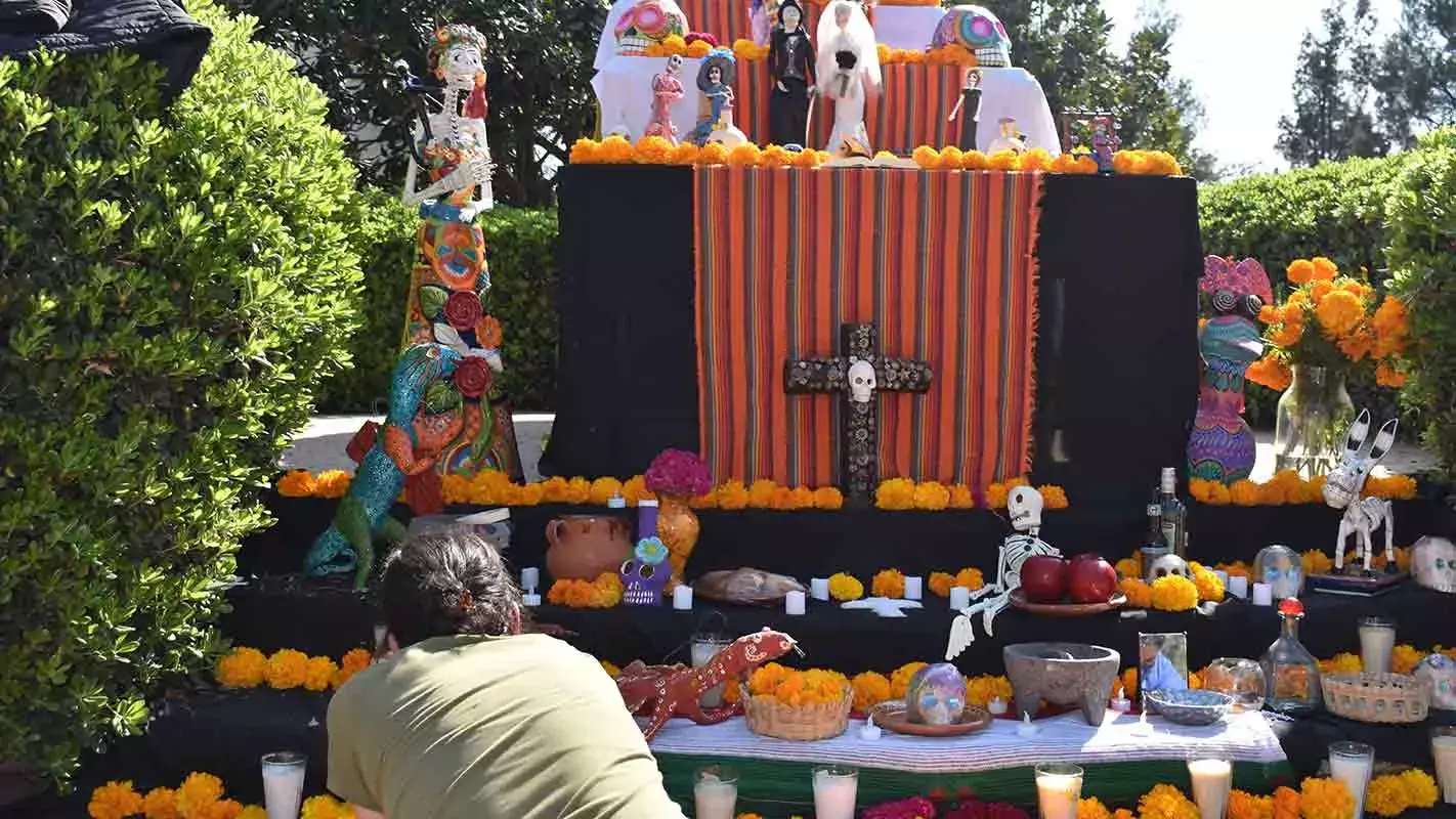 Fiesta de Humanidades en PrepaTec Guadalajara celebra el Día de Muertos.