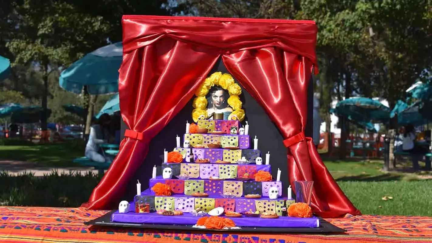 Fiesta de Humanidades en PrepaTec Guadalajara celebra el Día de Muertos.