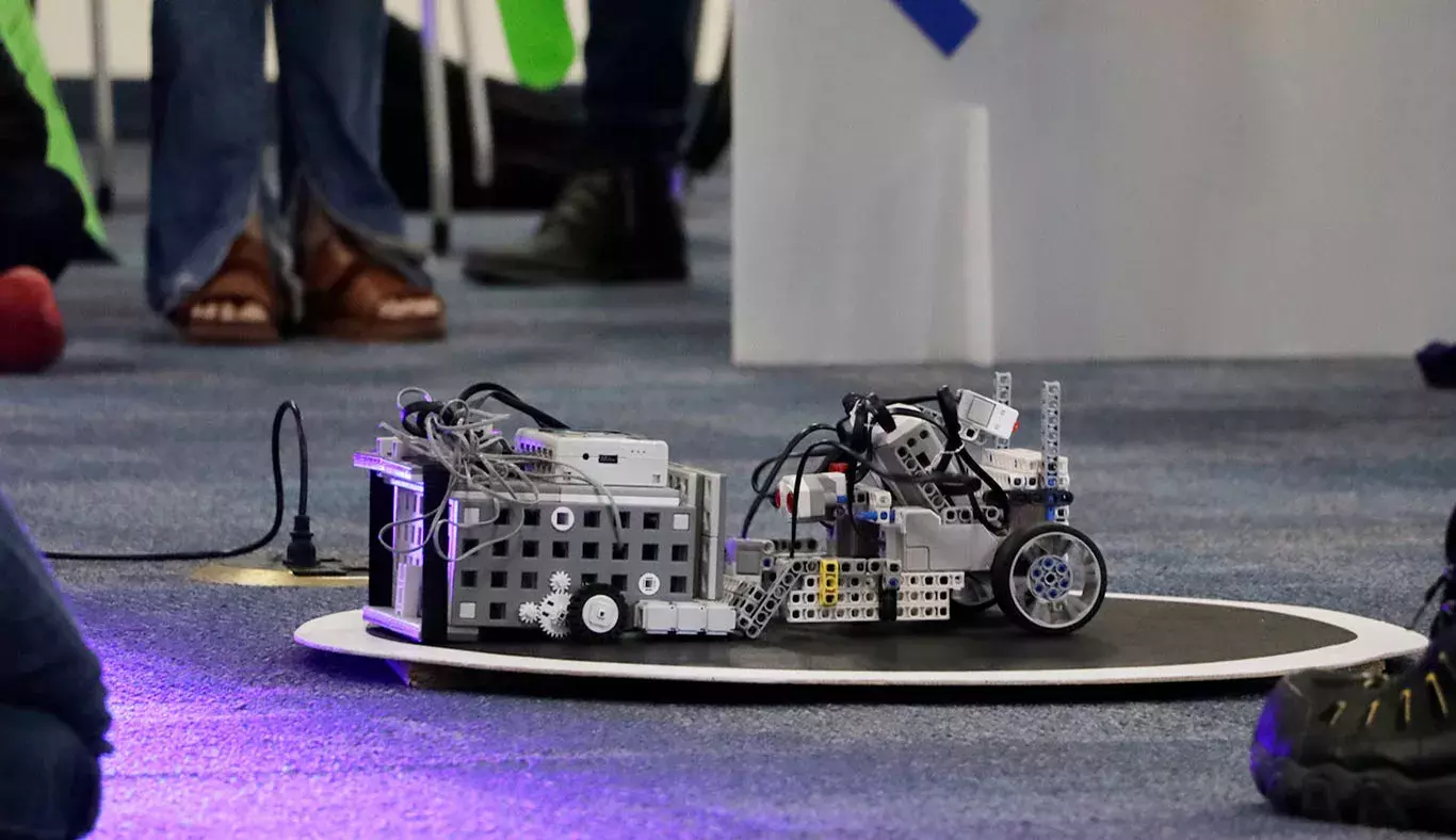 Robolympics: Arena de robots con causa