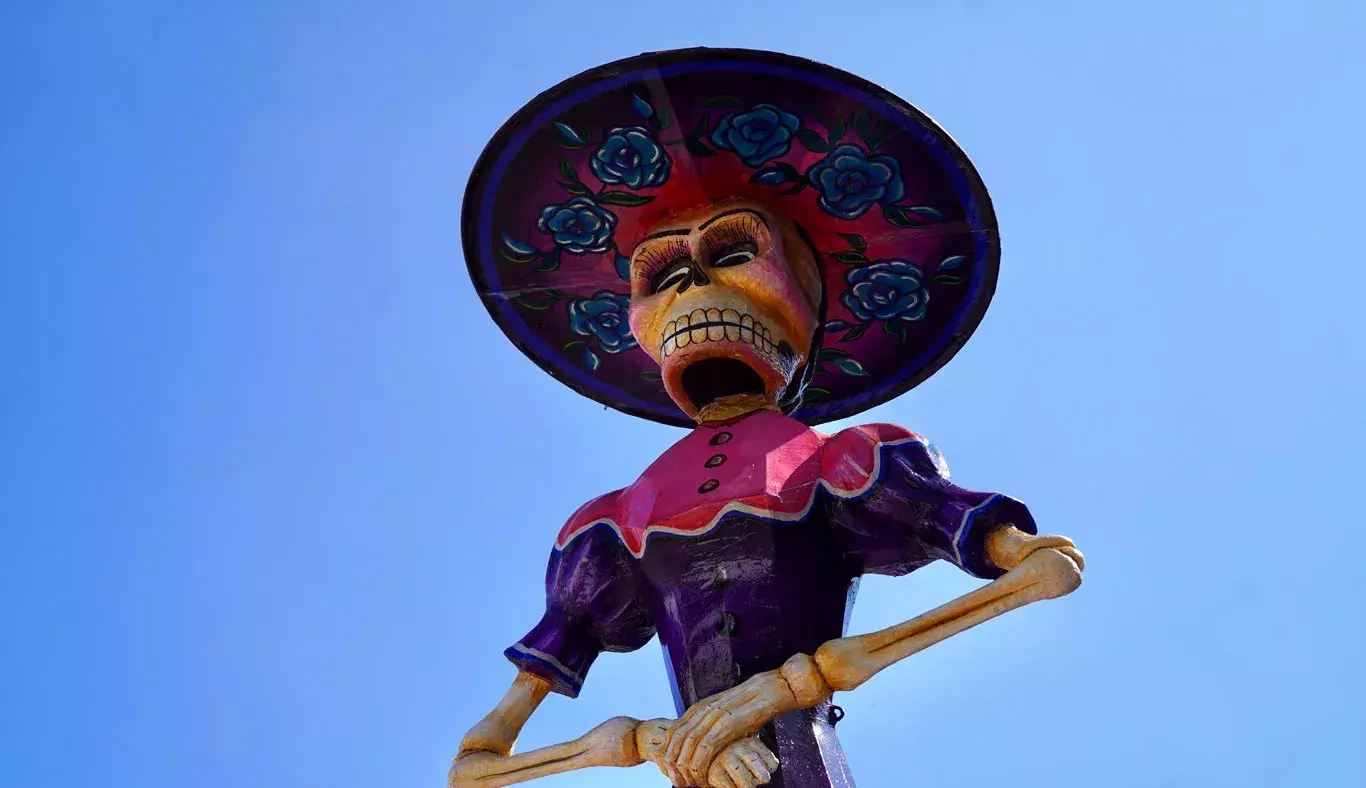 La catrina del Parque Central será la entrada a la celebración del Día de Muertos.