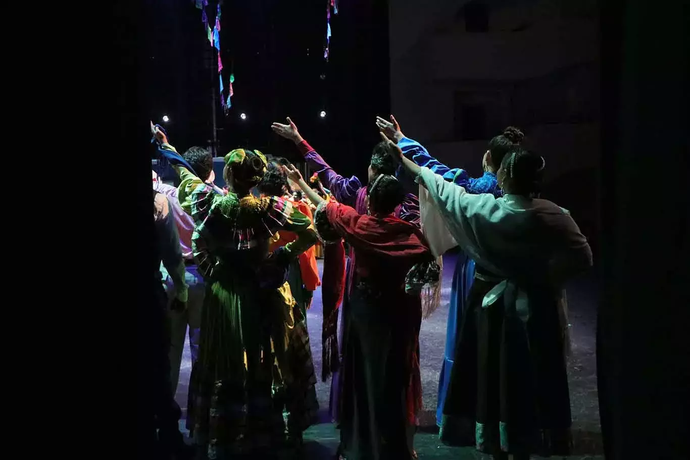 Baile folclórico de Jalisco en el espectáculo de Estampas de México del Tec Guadalajara.