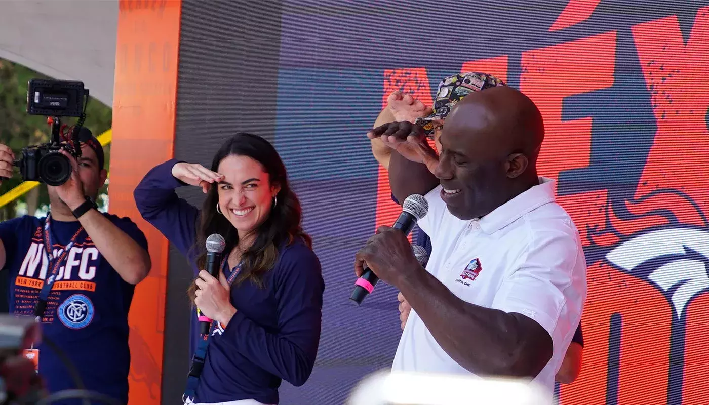 Denver Broncos presentan pick durante la sexta ronda del NFL Draft en Tec campus Santa Fe