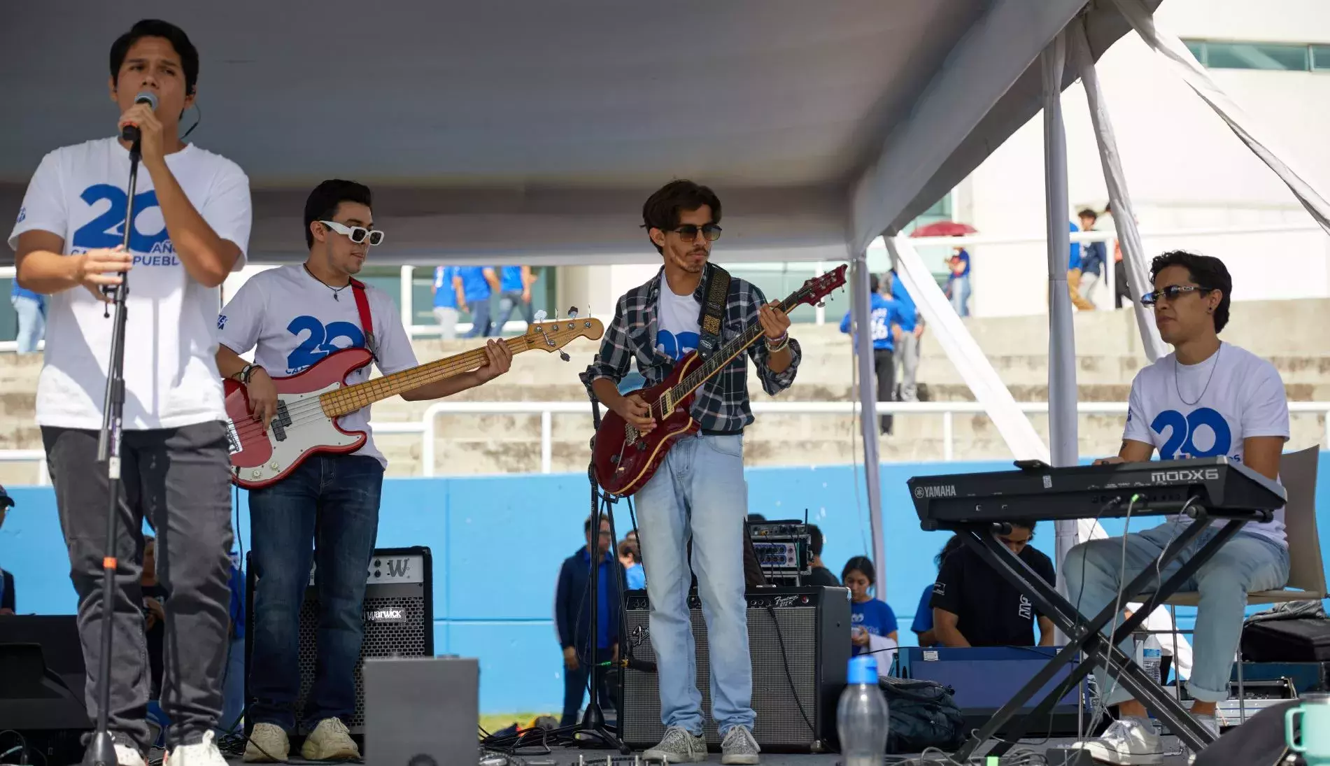 Alumnos interpretando la canción "Yo Soy Tec"