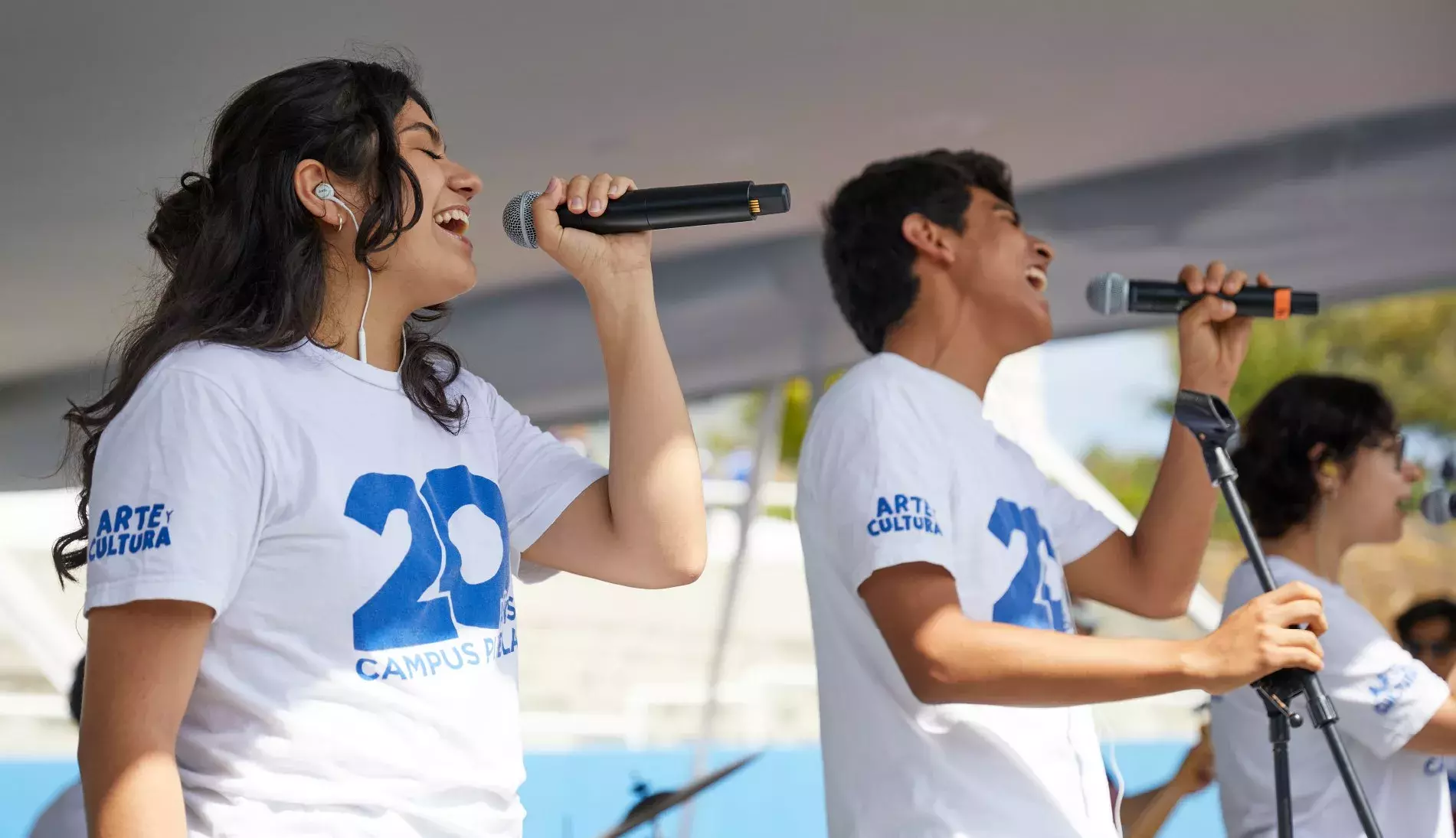 Alumnos interpretando la canción "Yo Soy Tec"