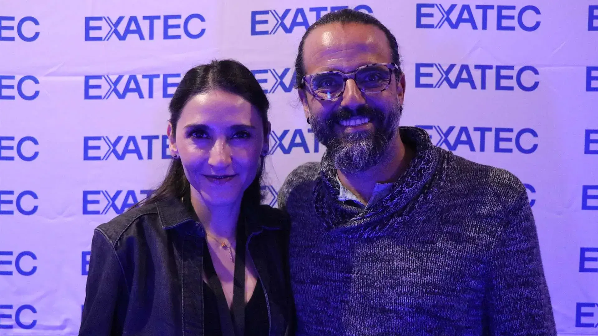 Pareja EXATEC