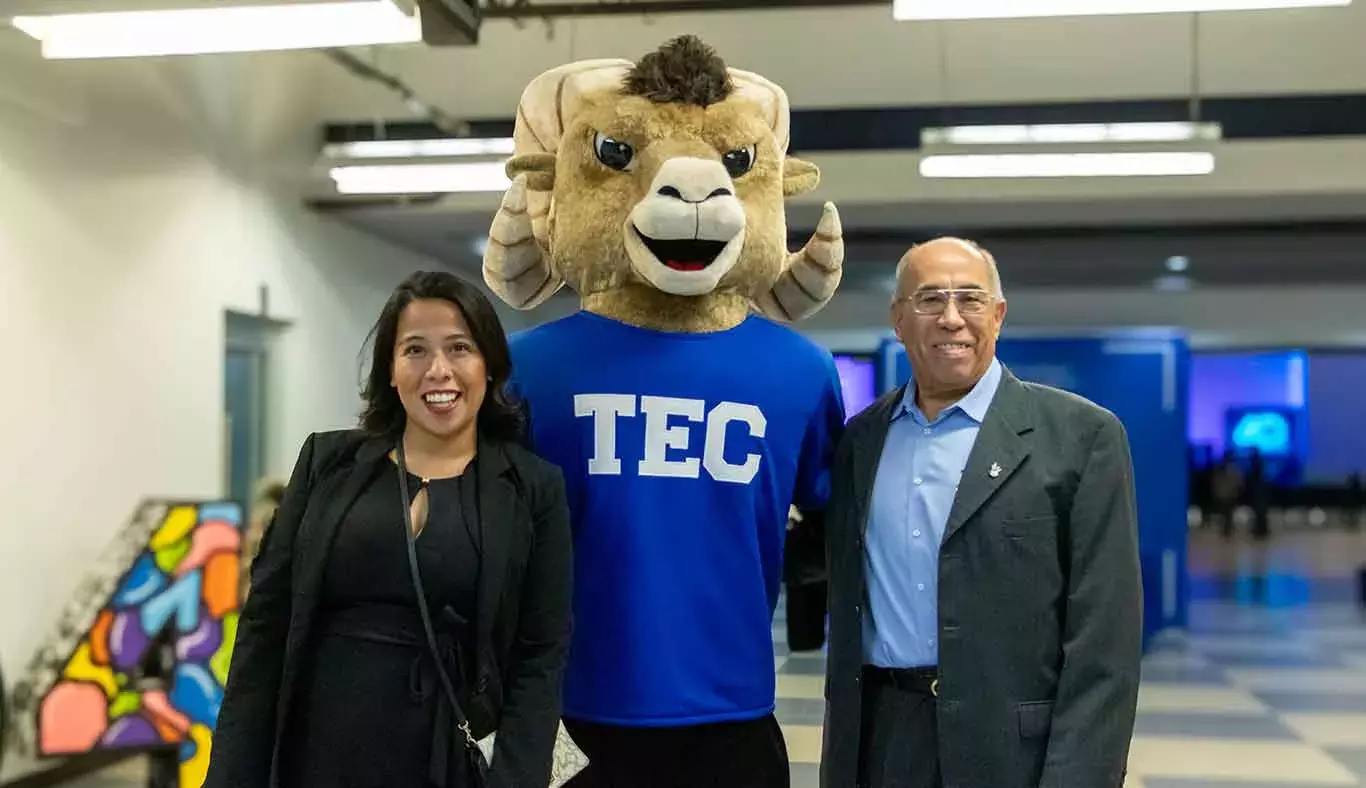 Teus con profesores homenajeados