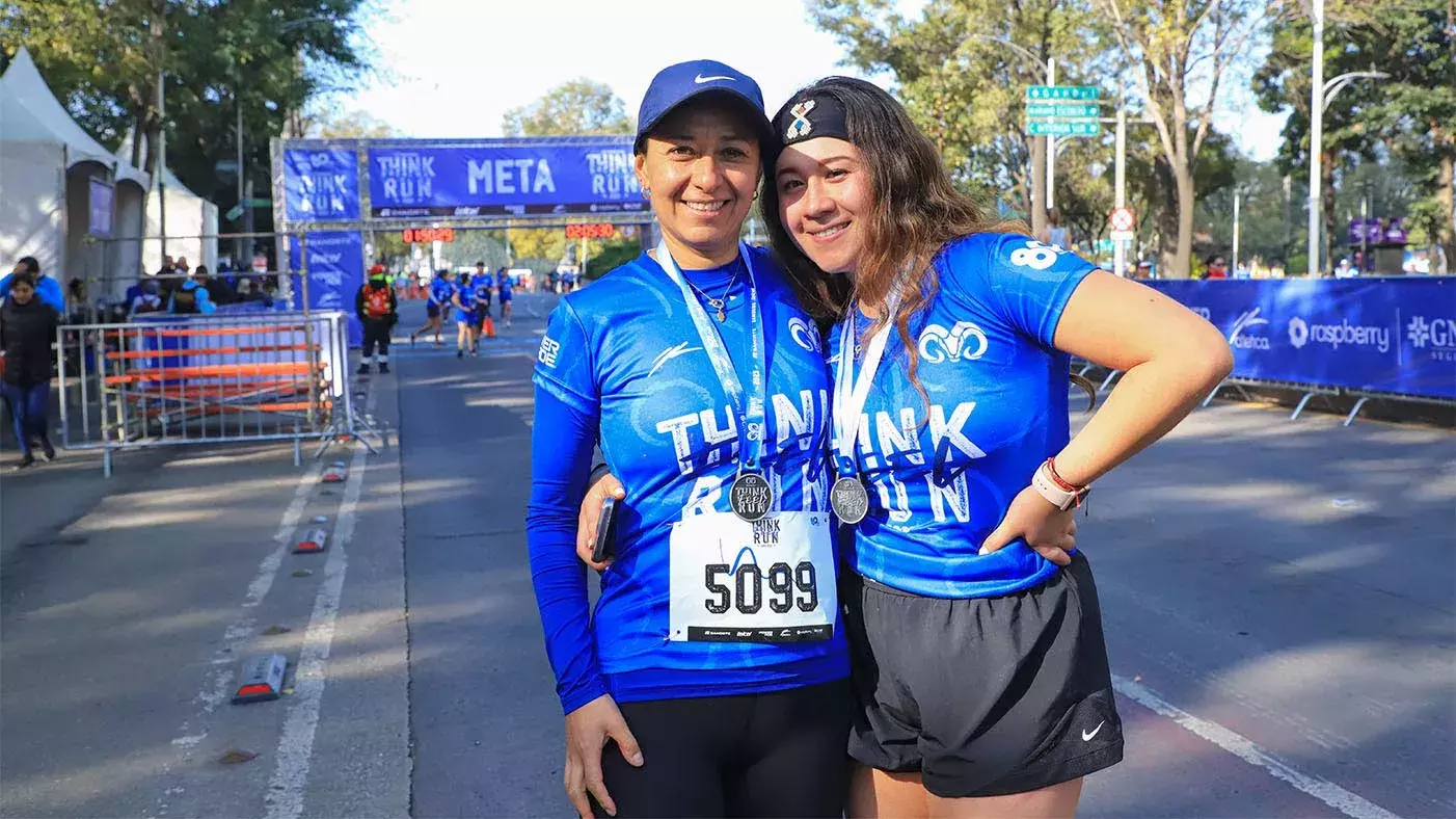 Carrera 80 aniversario Tec de Monterrey en Paseo de la Reforma