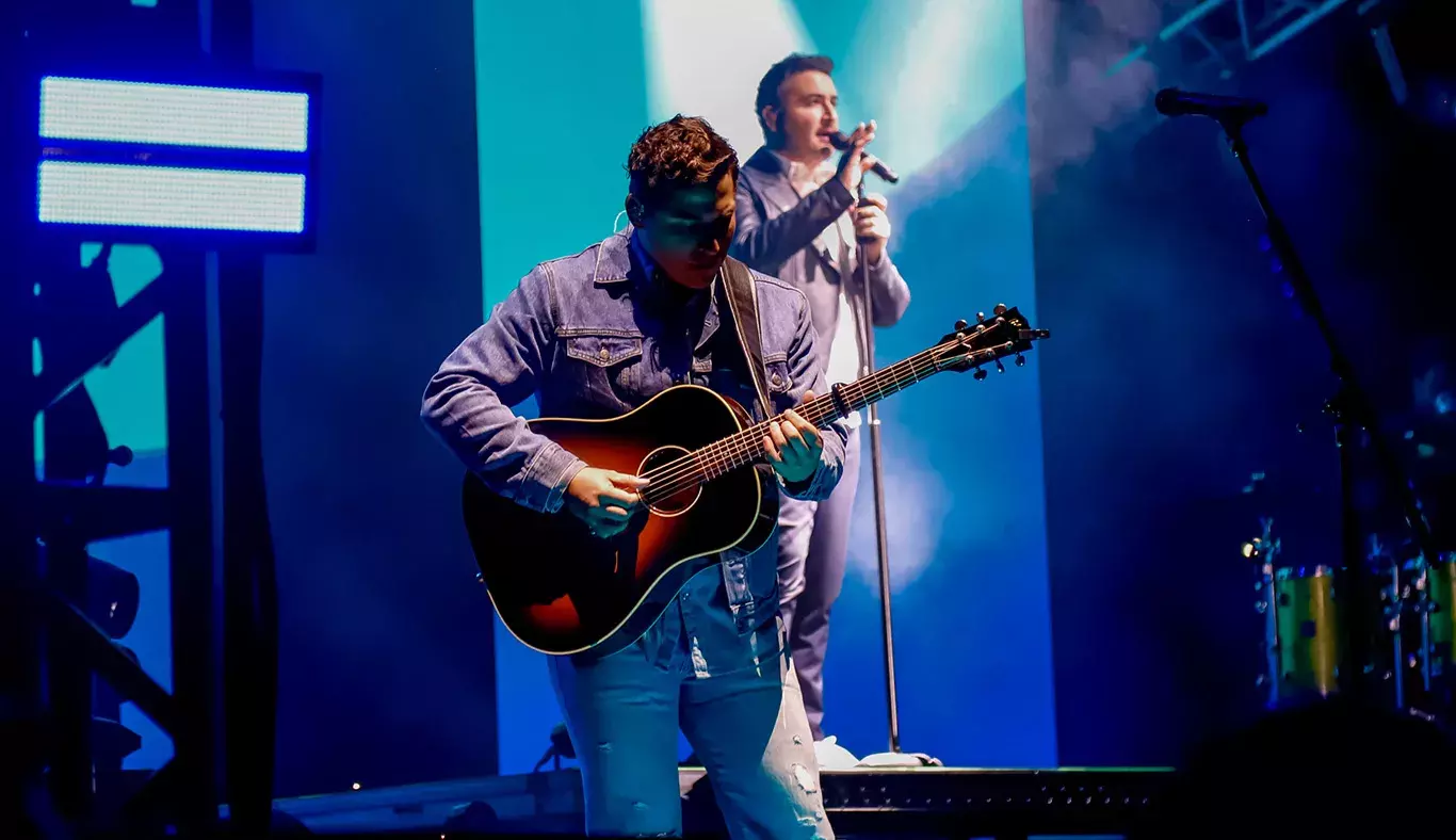 Julio Ramirez Eguía del grupo Reik tocando en Blue Fest