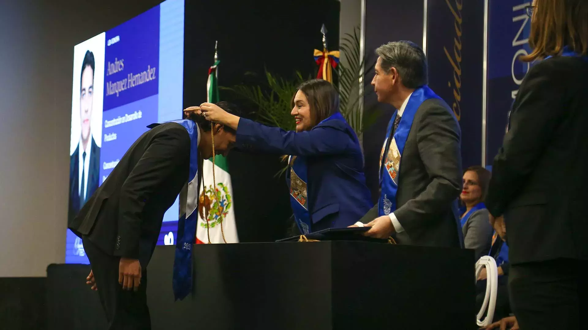 Estudiante distinguido por excelencia académica.