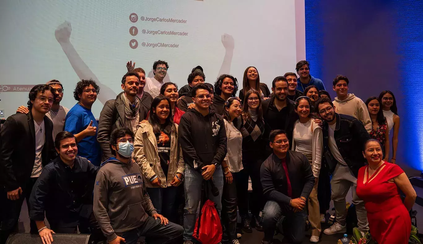 Estudiantes con Jorge Carlos Mercader en Comunicar 2024