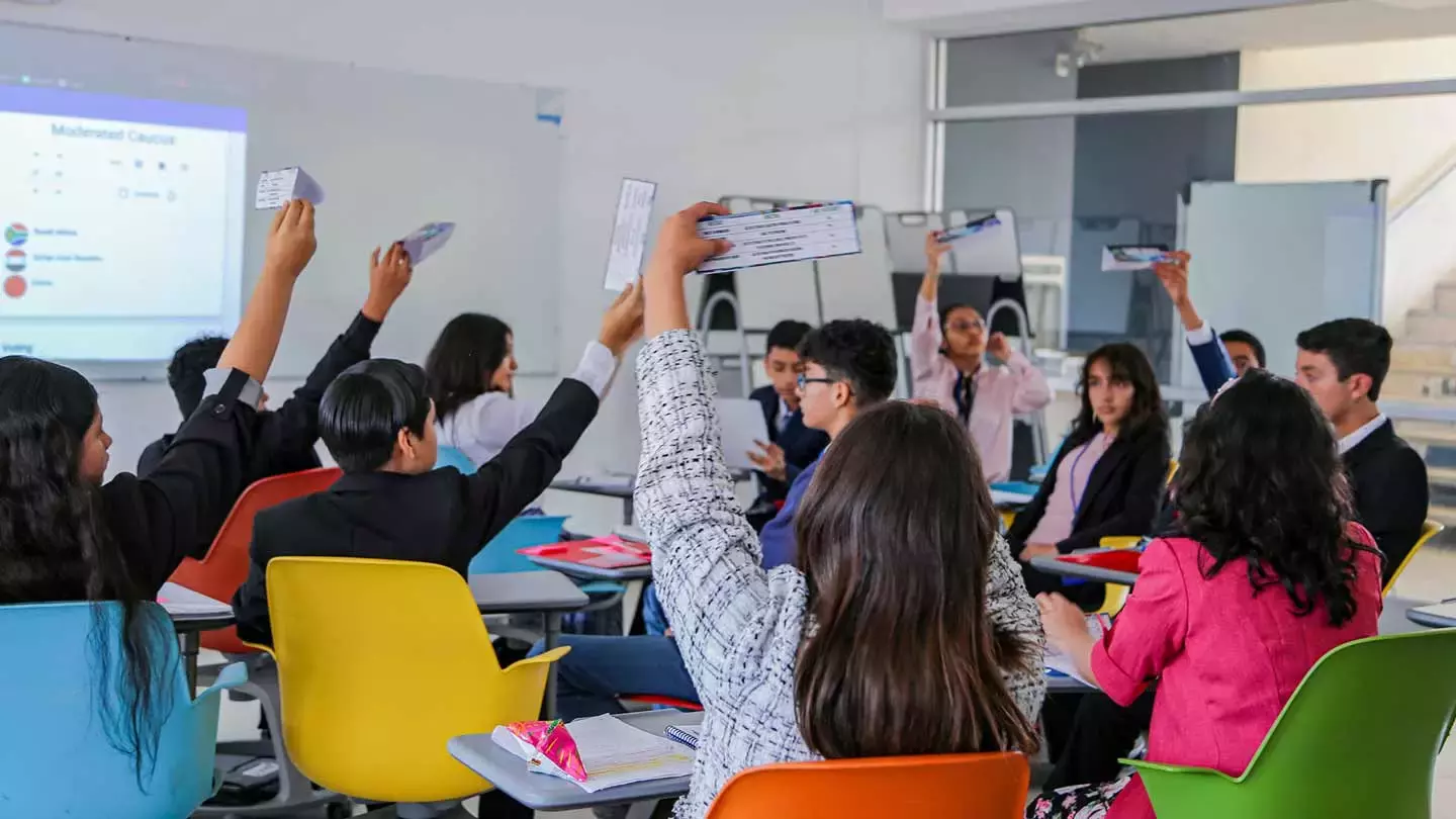 estudiantes  participando en TECMUN en Tec Campus Tampico