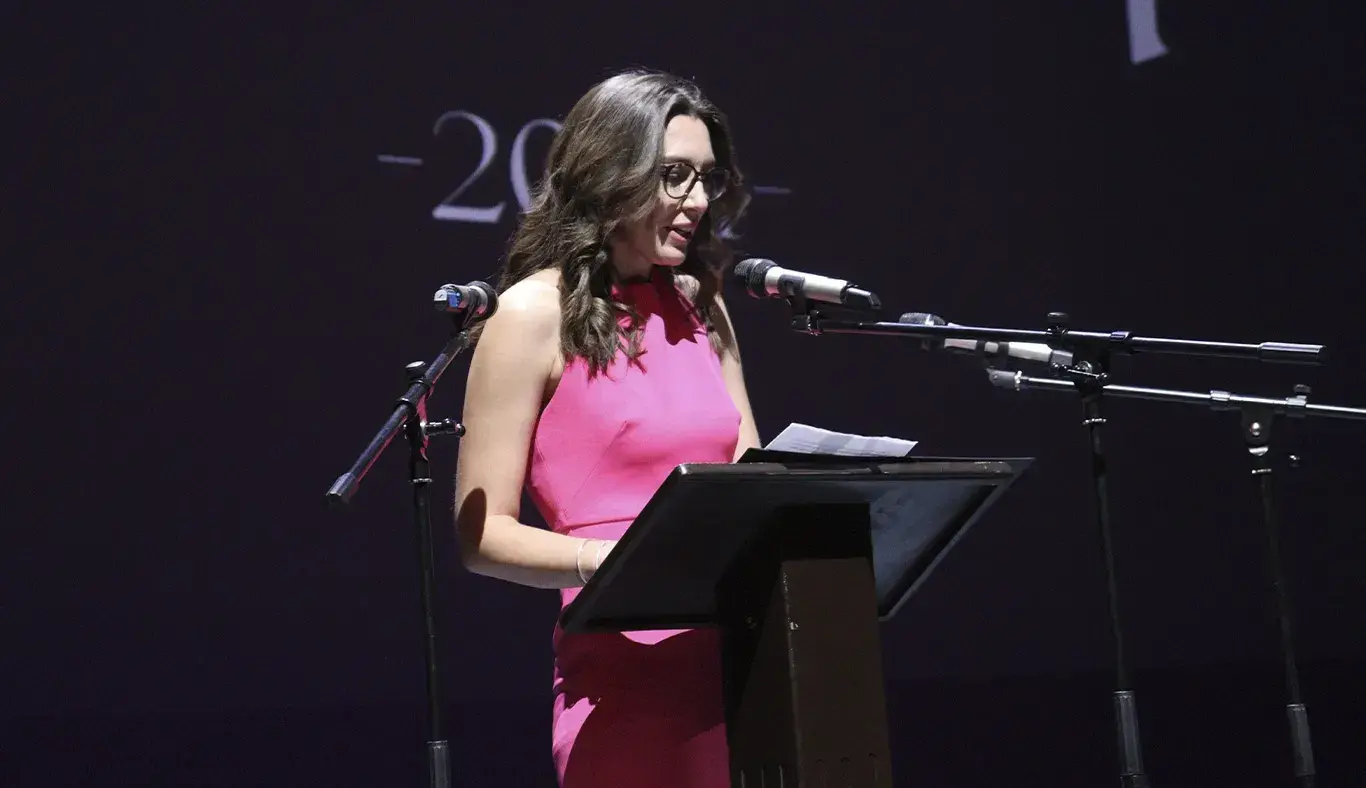Claudia Prudencio en MoreCarpet