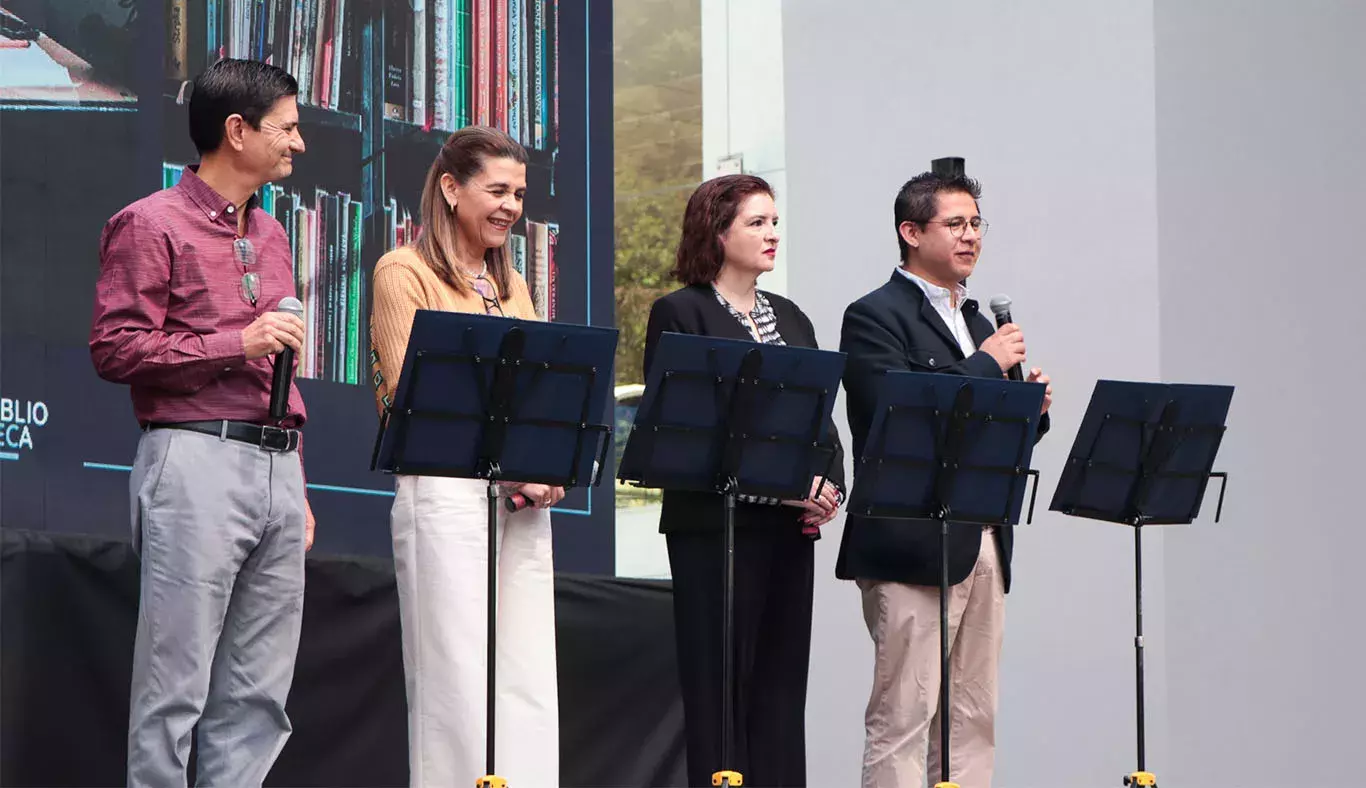 Lectura de 'Recorrido por nuestra biblioteca desde su origen: su presente y hacia su futuro'