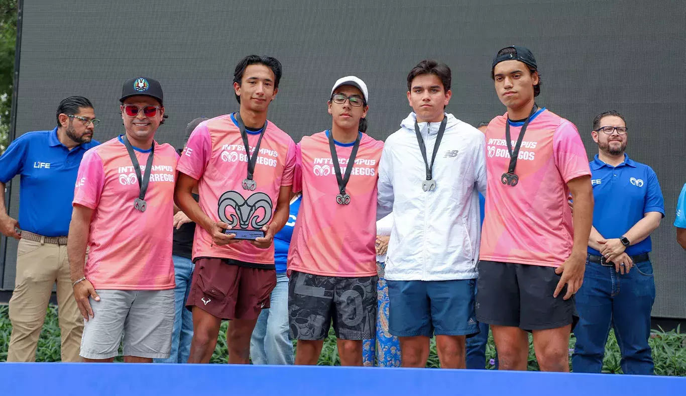 Equipo de tenis varonil del Tec campus Sonora Norte