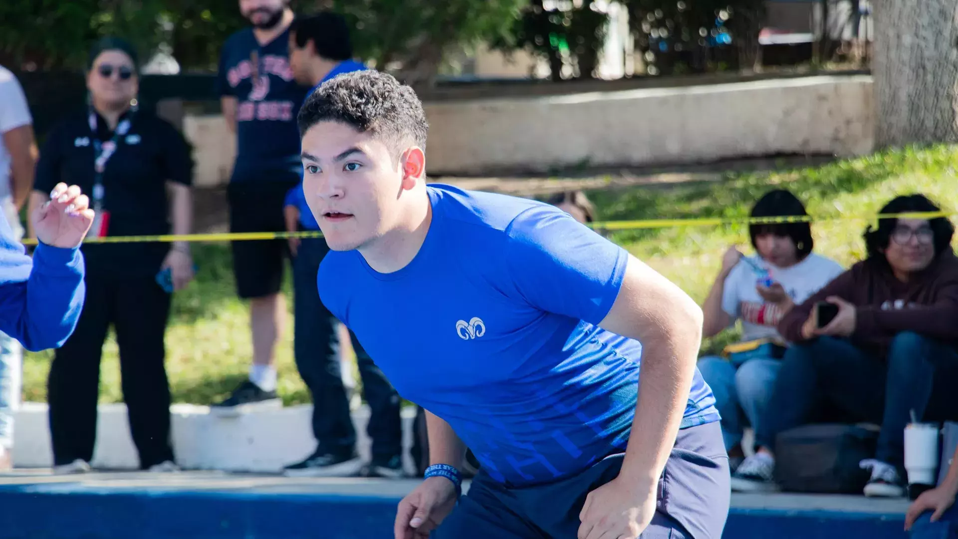 Estudiante en torneo de quemados