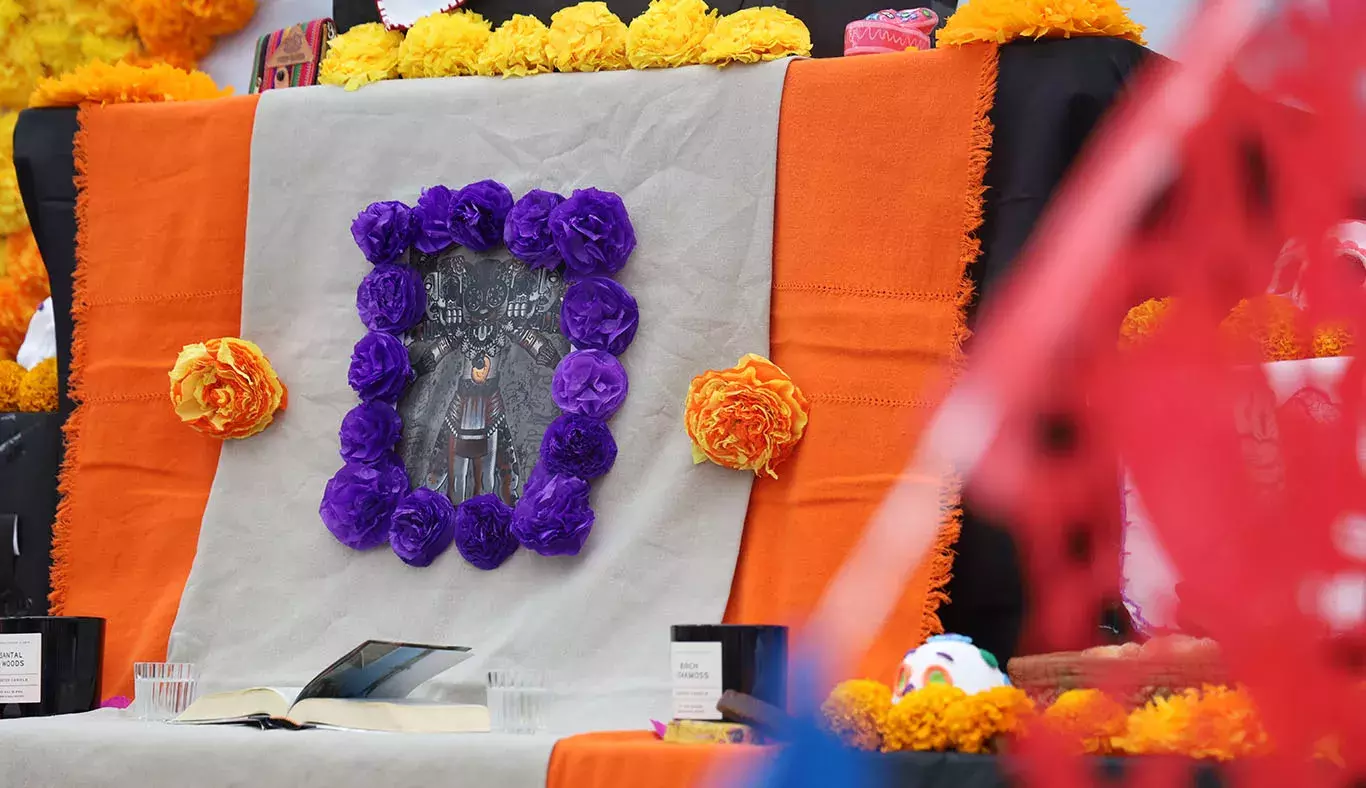 Imágen del altar de muertos.