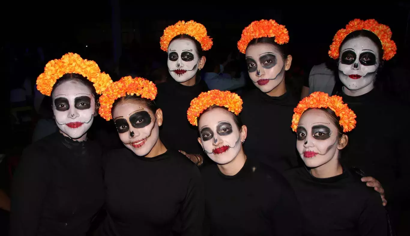 La PrepaTec Cuernavaca organizó el undécimo Festival Omeyocán para conmemorar el Día de Muertos,  que incluyó una exhibición gastronómica, una muestra de ofrendas, un panteón de dioses prehispánicos y un desfile de moda artística mexicana.