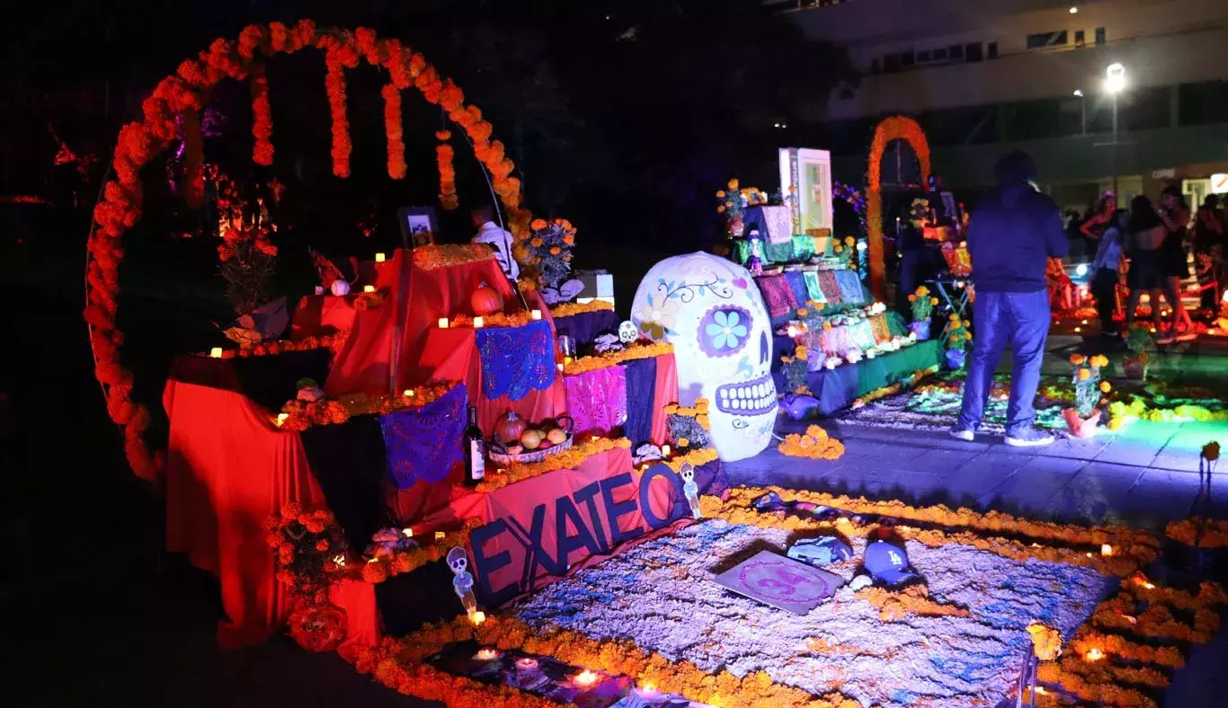 La PrepaTec Cuernavaca organizó el undécimo Festival Omeyocán para conmemorar el Día de Muertos,  que incluyó una exhibición gastronómica, una muestra de ofrendas, un panteón de dioses prehispánicos y un desfile de moda artística mexicana.