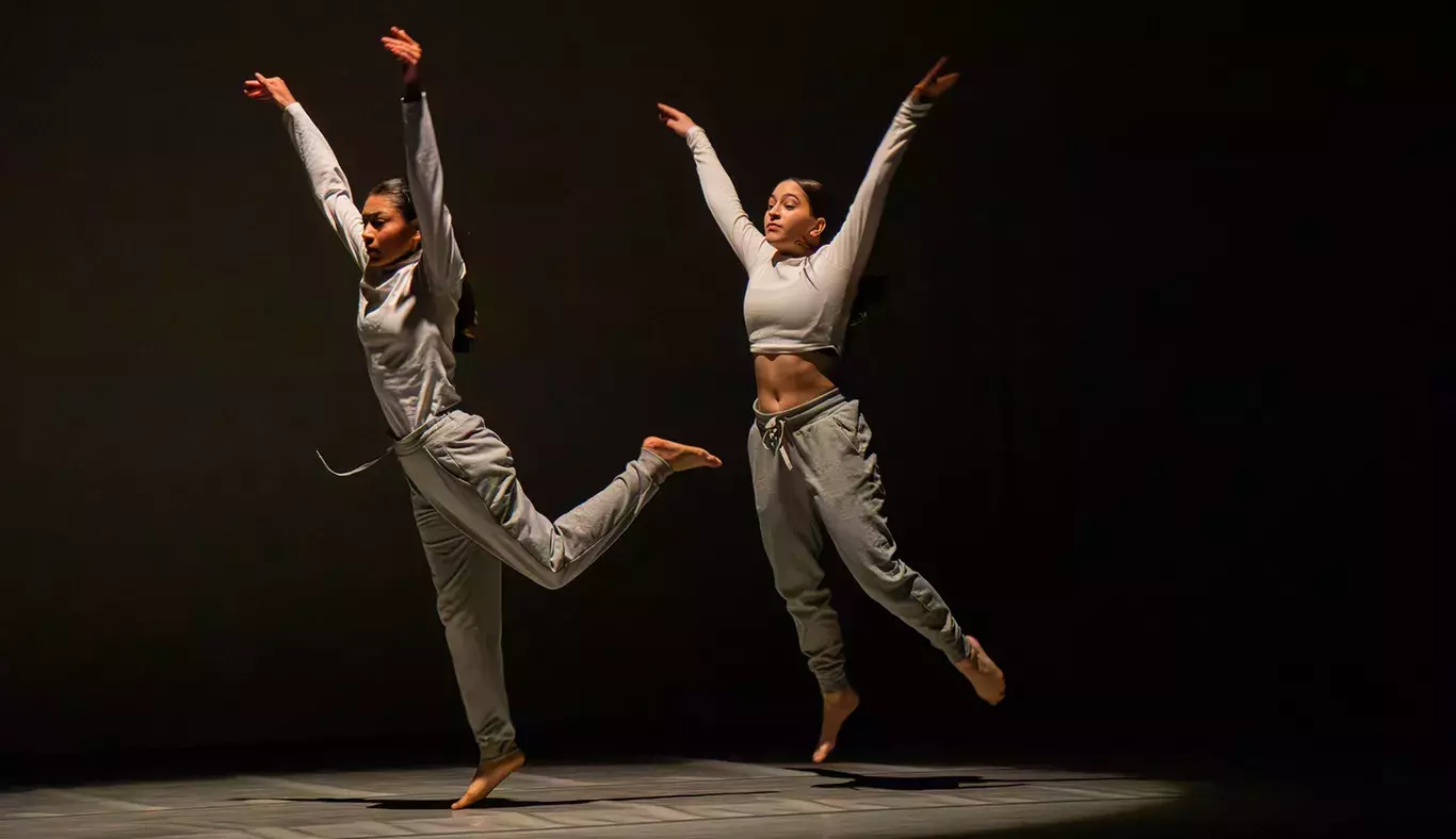Bailarinas del Tec de Monterrey campus Laguna presentan pasos de ballet y danza contemporánea en 3 ciudades