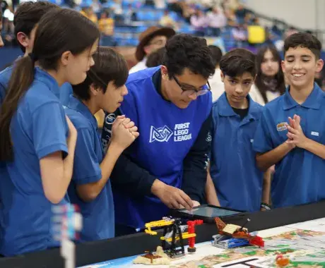 Instituto Voltec: 10 años de promover la robótica en niños y jóvenes