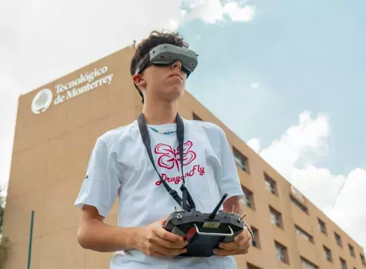 Piloto de DragonFly, equipo de drones de Tec campus Saltillo