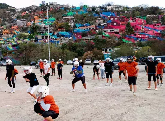 Equipo de Cardenales Campana Altamira entrenando en campo en la Campana.