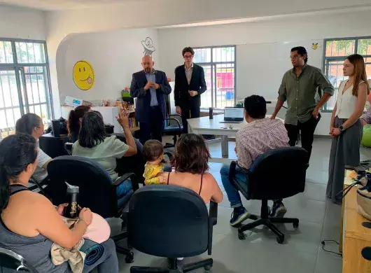 Asesoría legar a emprendedoras, impatida en Colmenas de Zapopan por el Tec Guadalajara.