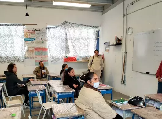 Mauricio y Carlos Andrés impartiendo taller a padres de familia