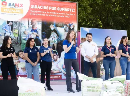 entrega de 7 toneladas de alimentos recaudados