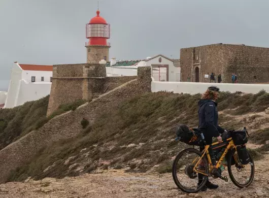 Andrea Dorantes rodando en Europa