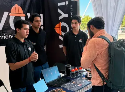 Estudiantes presentaron la app que conecta a trabajadores informales con buscadores de servicio en un encuentro nacional