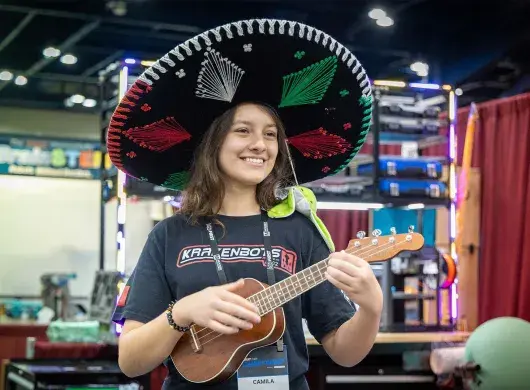 Camila, la mariachi de la robótica