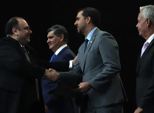 Inspiran con su labor docente y son reconocidos en su día