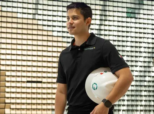 Mexicano gana en China 4to lugar mundial con proyecto de energía solar