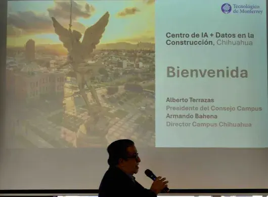 Enrique Cortés abre las sesiones para la creación de un Centro de IA y Datos en el Tec campus Chihuahua